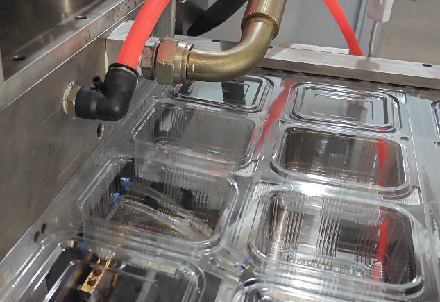 小型全自动吸塑机